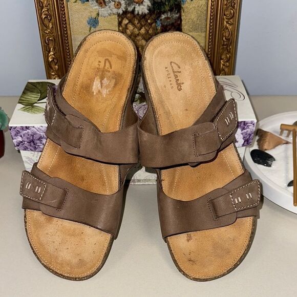 Clarks Shoes - Clarks 9.5M Tan Microfiber Suede Soft Sandals Adjustable Velcro Double Straps